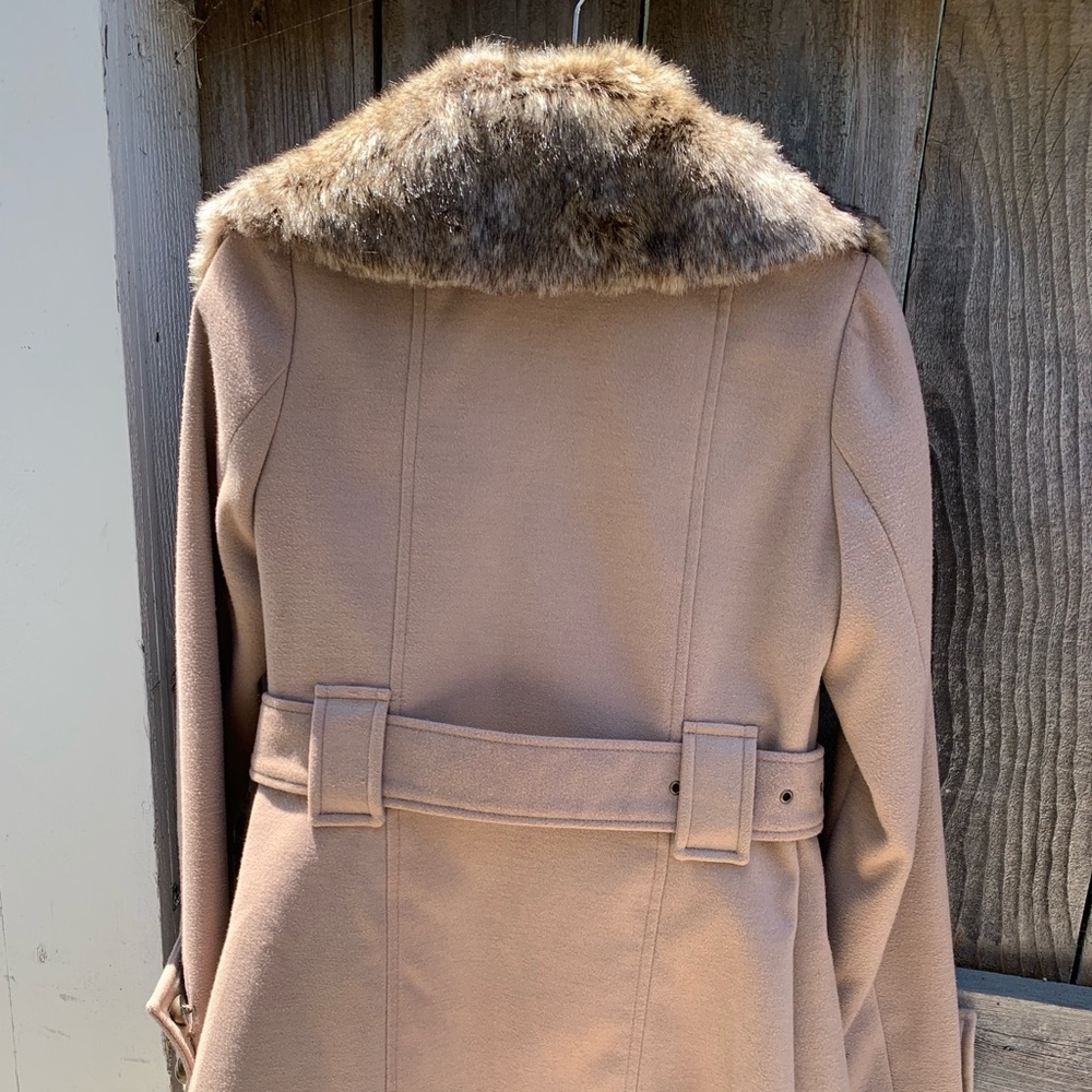 BB Dakota Coat with super soft faux fur collar - Picture 3 of 4